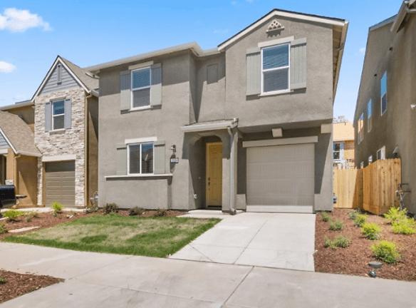 313 Sullivan Dr - Merced, CA 95348 - Home For Rent