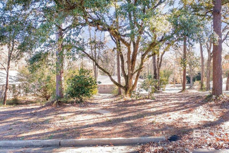 1919 Wildwood Place, Mobile, AL 36609  624190005 for Sale
