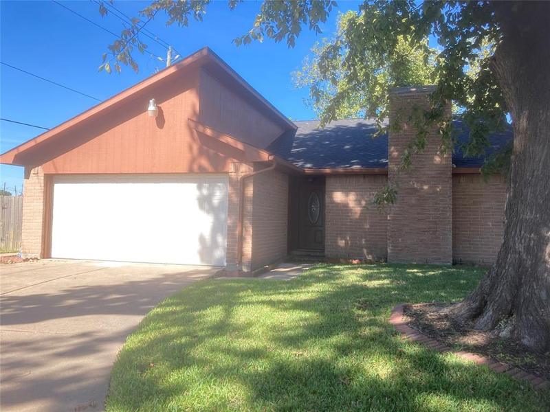 303 Fair Oak Ct, Stafford, TX 77477 for Rent