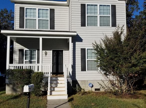 1241 Sumner Ave #B2 - North Charleston, SC 29406 - Home For Rent