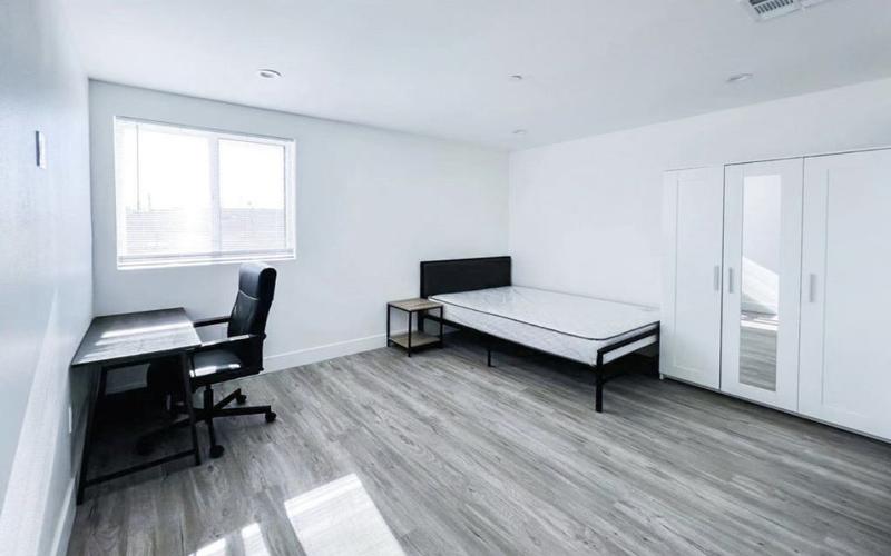 Furnished Huntington Park, East Los Angeles room for rent in 1 Bedroom, Apartment for 990 per month. Room ID 4738955