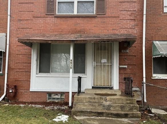 9939 S Van Vlissingen Rd - Chicago, IL 60617 - Home For Rent