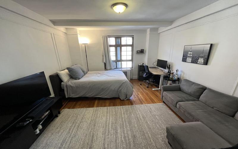 Rental listing in Chelsea, Manhattan. Contact the landlord or property manager direct about rental.