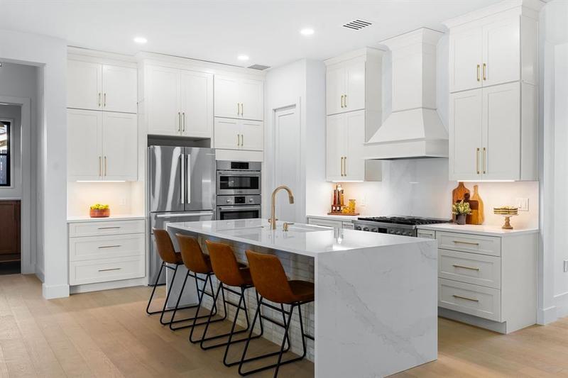 8212 Briarwood Ln, Austin, TX 78757 for Sale