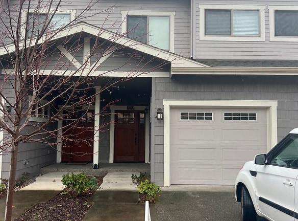 1793 SE Hill Park Pl - Grants Pass, OR 97526 - Home For Rent