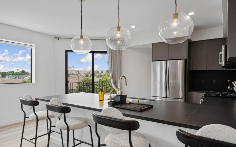 Rental listing in Hanbird Park, Metro Los Angeles. Contact the landlord or property manager direct about rental.