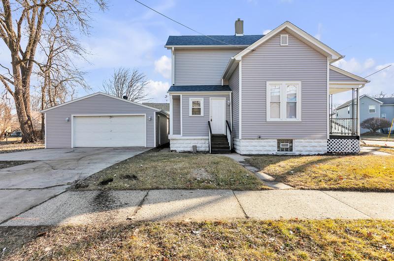 1214 63rd St, Kenosha, WI 53143 - MLS 1864073 for Sale