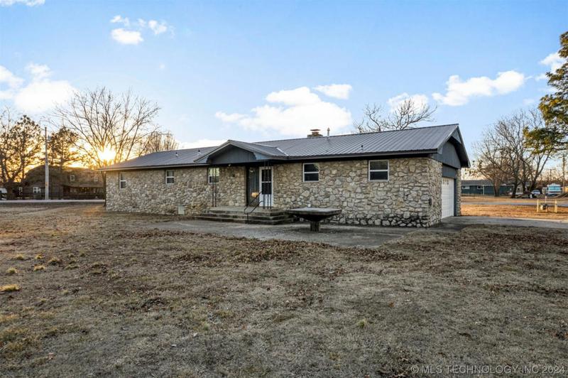 1101 BEECH ST, Chelsea, OK 74016 Single Family Residence For Sale  MLS# 2402960