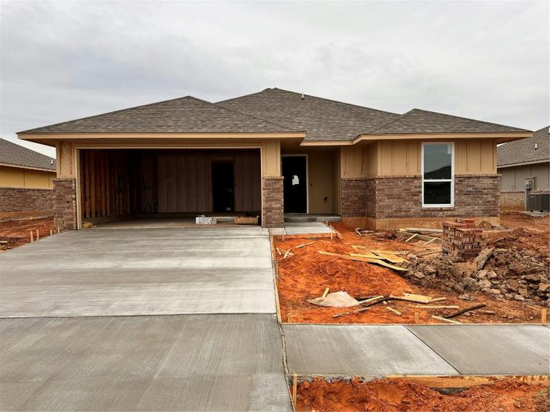 921 DUSKY VALLEY LN, Chickasha, OK 73018 Single Family Residence For Sale  MLS# 1095970