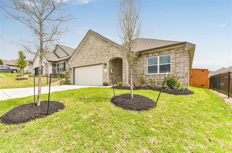 670 Red Elm Lane, Conroe, TX 77304 for Rent