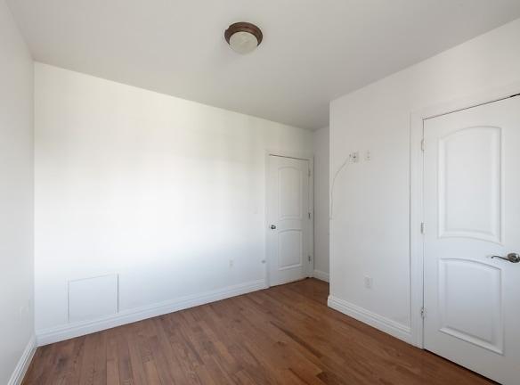 25-25 Newtown Ave unit 4BUnit 4B - Queens, NY 11102 - Home For Rent