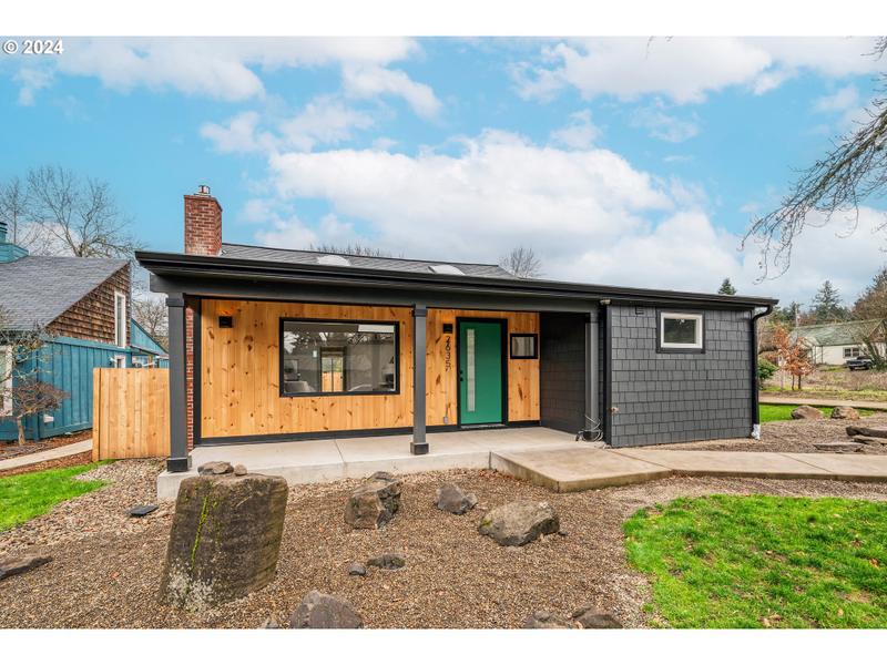 2635 JACKSON ST, Eugene OR 97405 for Sale