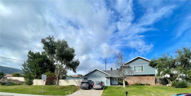 980 Serfas Club Drive, Corona, CA 92882 for Sale