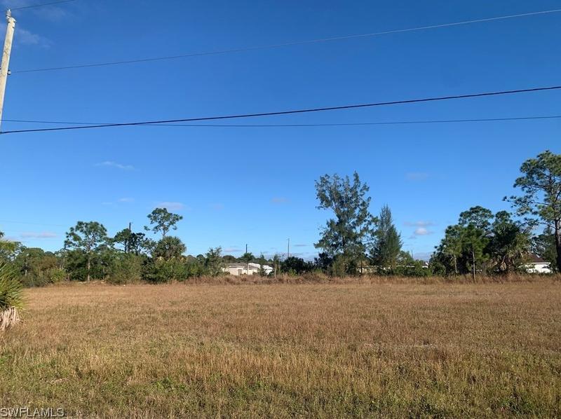 819 NE 34th Terrace, Cape Coral, FL 33909 - MLS 224009551 for Sale