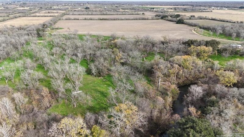 456 Gleitz Ln, La Vernia, TX 78121 for Sale