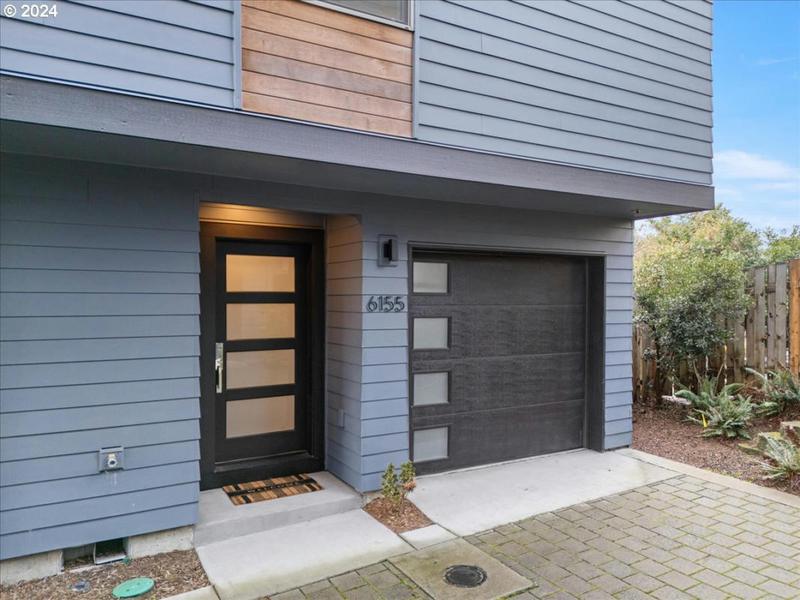 6155 SW 18TH DR, Portland, OR 97239 Condo/Townhouse For Sale  MLS# 24469305