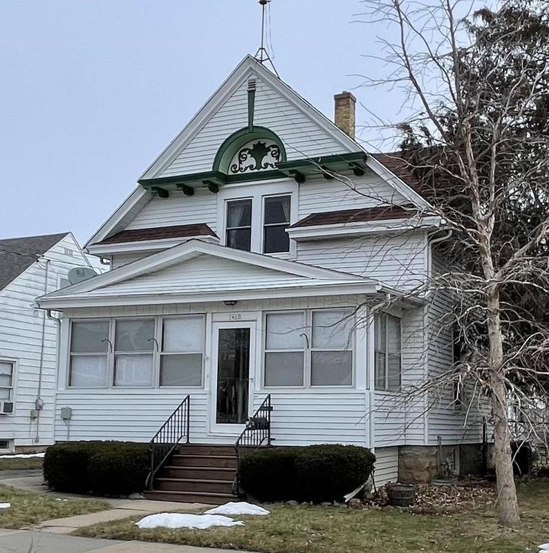 1422 Ontario St, Oshkosh, WI 54901 - MLS 50286711 for Sale