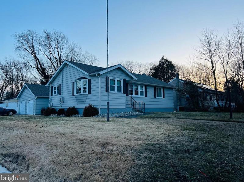390 E Center St, Clayton, NJ 08312 - MLS NJGL2038392 for Sale