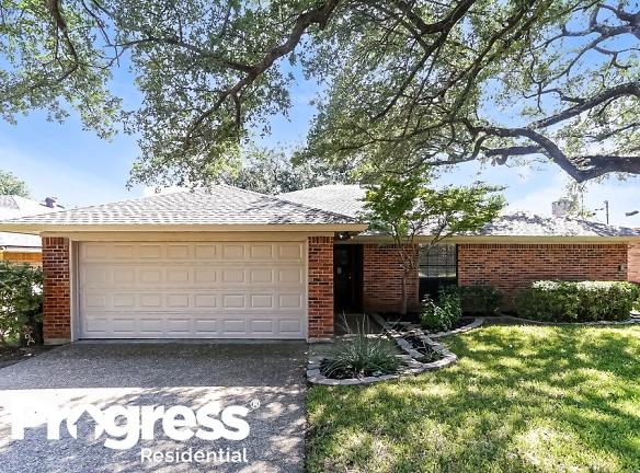 3525 Willowbrook Dr - Fort Worth, TX 76133 - Home For Rent