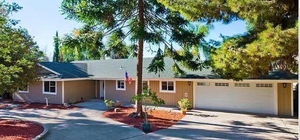 Rental listing in El Cajon, Eastern San Diego. Contact the landlord or property manager direct about rental.