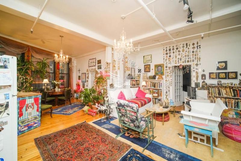 Rental listing in Little Italy-Chinatown, Manhattan. Contact the landlord or property manager direct about rental.