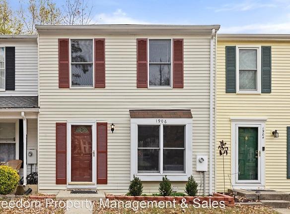 1906 Pohick Creek Ct - Woodbridge, VA 22192 - Home For Rent