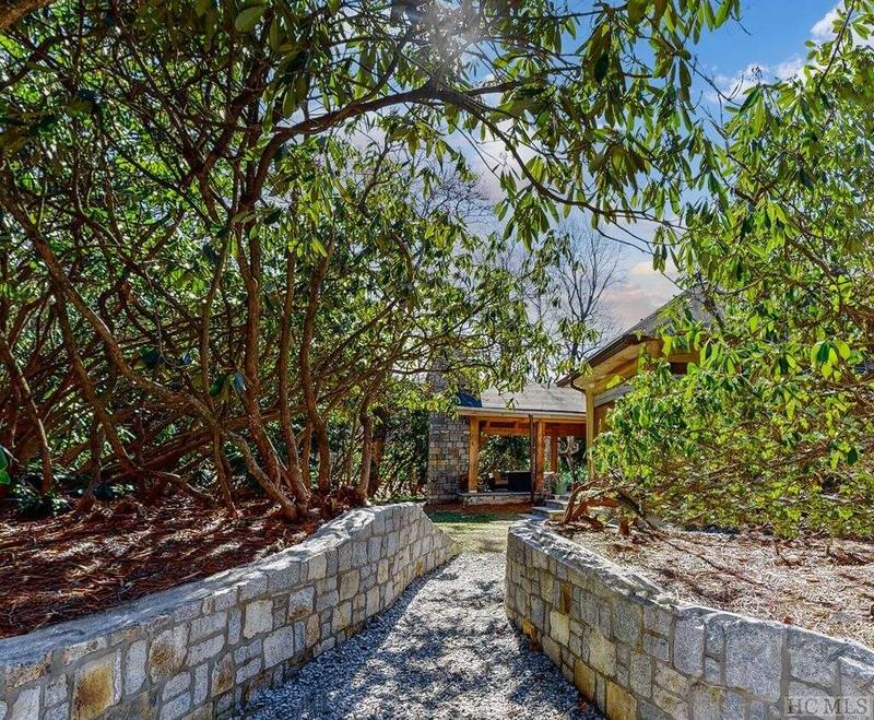 10 Gibson, Highlands, NC 28741  623940149 for Sale
