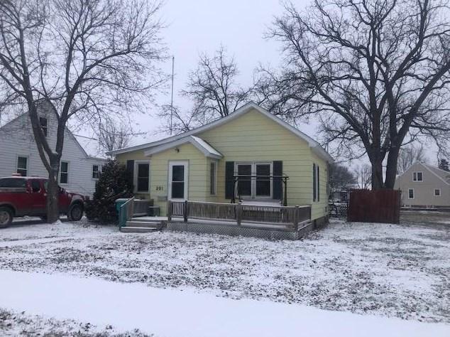 201 SE 7th Ave SE, Waseca, MN 56093 - MLS 6480994 for Sale