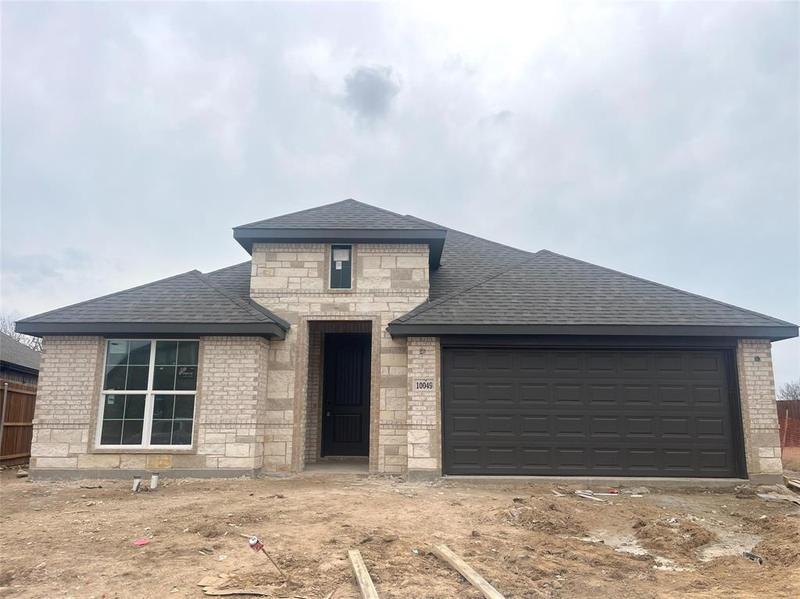 10049 Ginkgo Ln, Fort Worth, TX 76036 for Sale