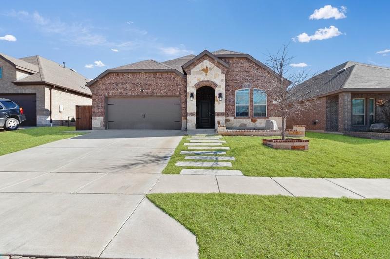 11324 Blaze St, Aubrey, TX 76227 - MLS 20522156 for Sale