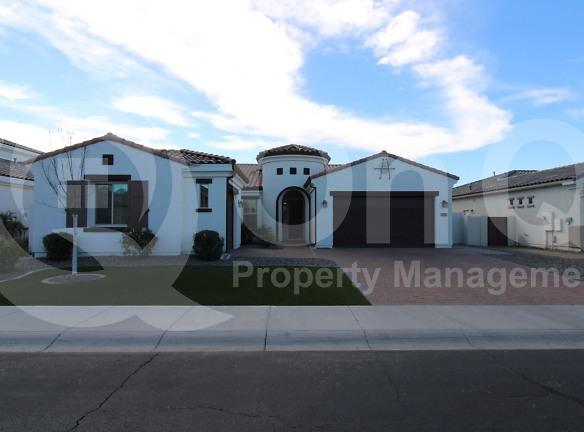 3835 East Carob Drive - Gilbert, AZ 85298 - Home For Rent