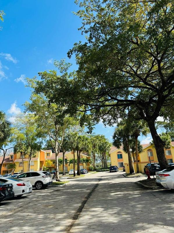 1031 Coral Club Dr #1031, Coral Springs, FL 33071 - MLS A11522874 for Sale