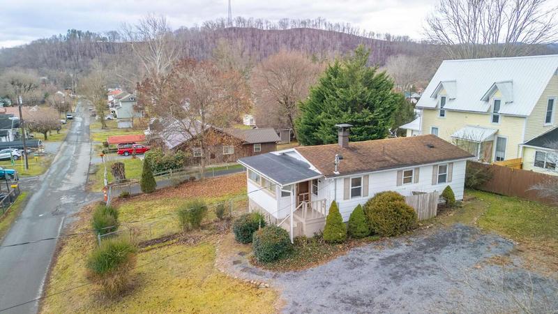 281 Webster St, Alderson, WV 24910  623905166 for Sale