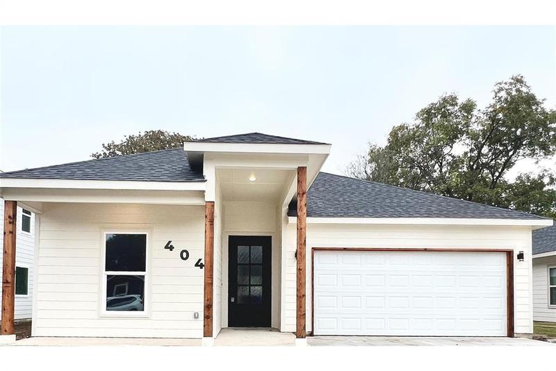 404 Royal Street, Cleburne, TX 76031 for Sale