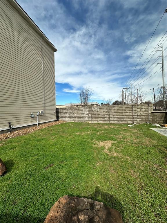 2102 Oatfield Dr, Houston, TX 77018 for Sale