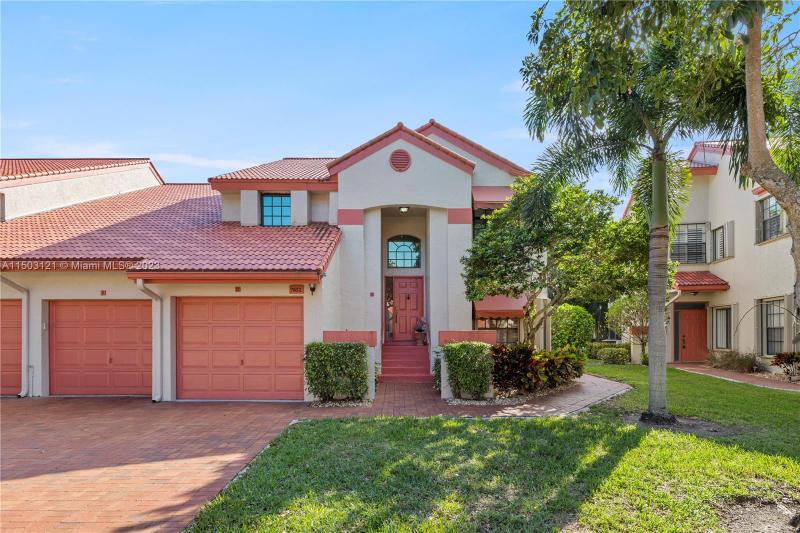 7852 Lexington Club Boulevard, Unit D, Delray Beach, FL 33446 for Sale