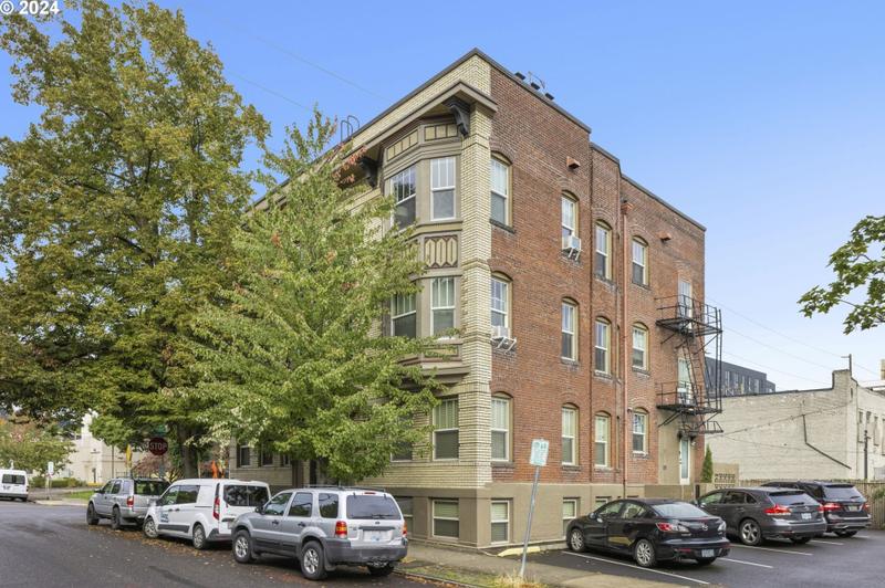 2087 NW Overton St, Portland, OR 97209 - MLS 24138463 for Sale