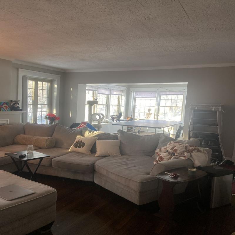 Furnished Edgewater, Cleveland room for rent in 4 Bedrooms, Apartment for 580 per month. Room ID 4738686