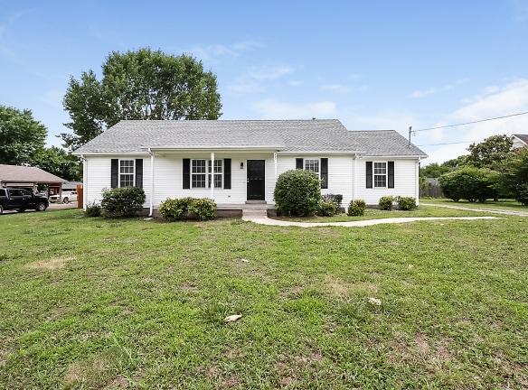 220 Jonathan Way - Murfreesboro, TN 37127 - Home For Rent