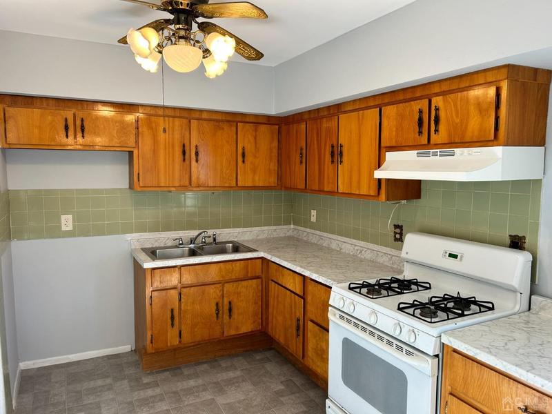 4 Texas Court, Unit D, Old Bridge, NJ 07747 for Rent