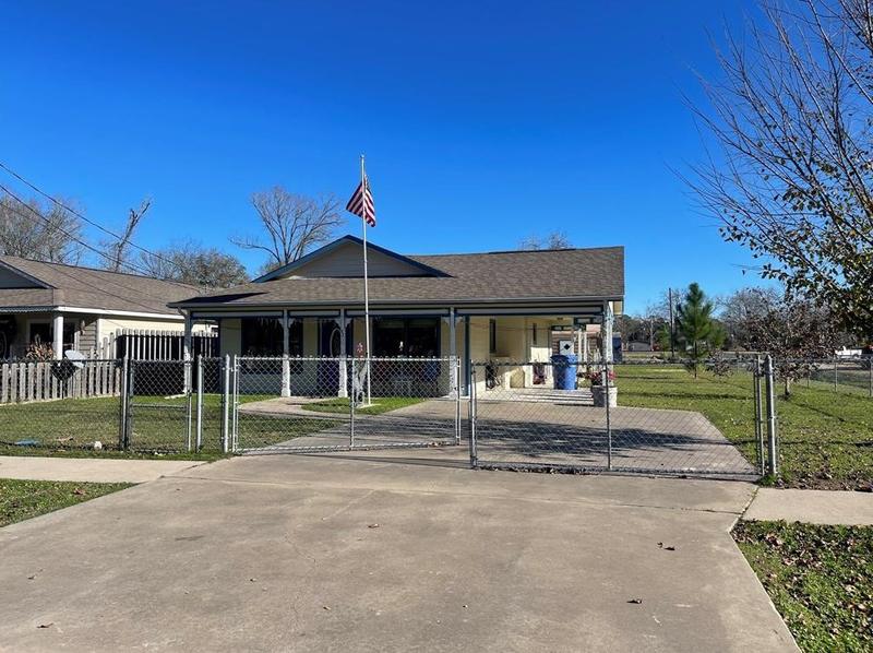 42 N Ross Ave, Shepherd, TX 77371 - MLS 55264046 for Sale