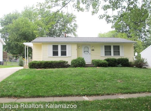 634 Southland Ave - Portage, MI 49024 - Home For Rent