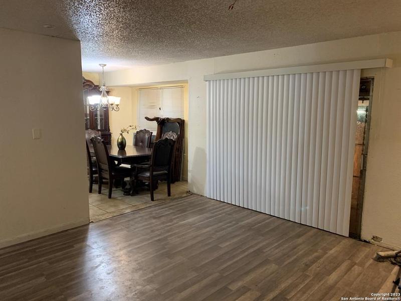 6800 OLDHAM, San Antonio, TX 78239-3327 for Sale