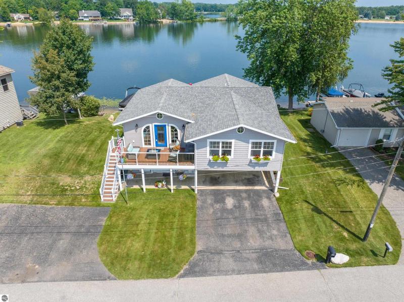 Canadian Lakes, Mecosta County, MI Lakefront Property, Waterfront Property, House for sale Property ID: 417013592