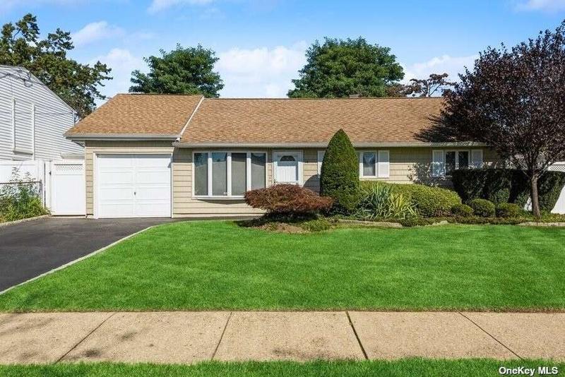 14 Vernon Street, Plainview, NY 11803  605567995 for Sale
