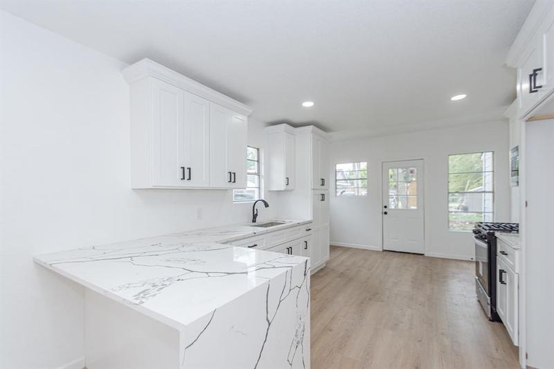 320 E Murrill St, Baytown, TX 77520 for Sale