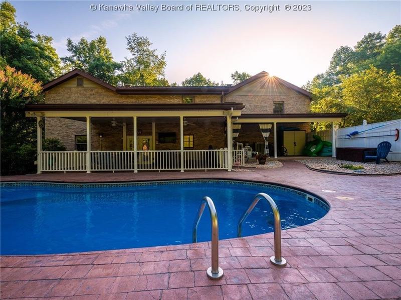 Poca, Putnam County, WV House for sale Property ID: 417106908
