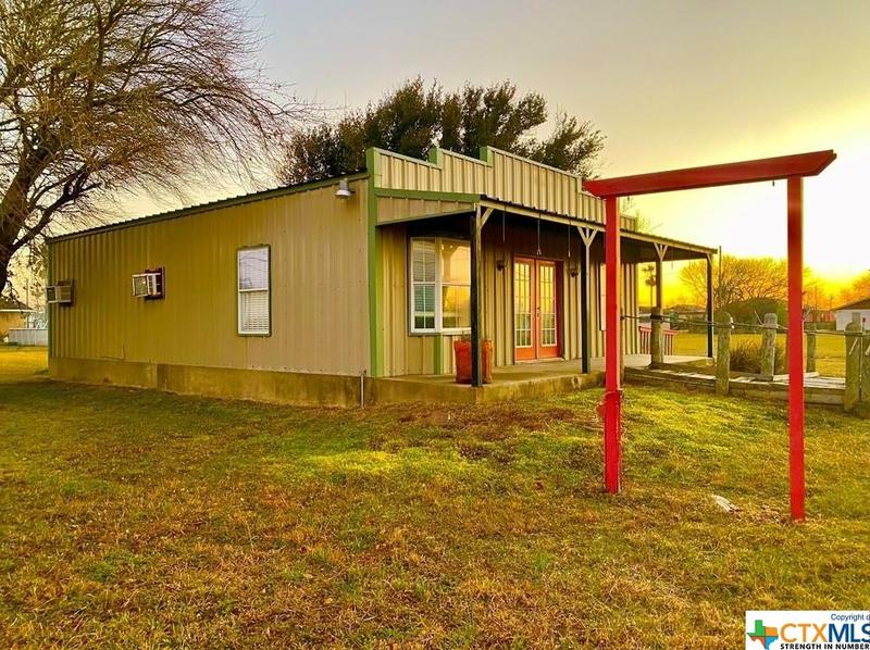 215 W Adams Ave, Port O'Connor, TX 77982 - MLS 513625 for Sale