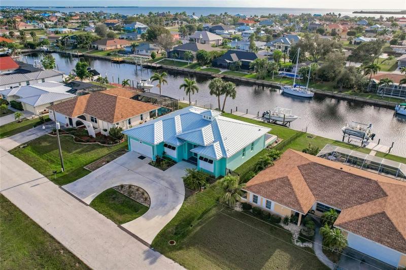 121 PECKHAM ST SW, PORT CHARLOTTE, FL 33952 Single Family Residence For Sale  MLS# C7486122