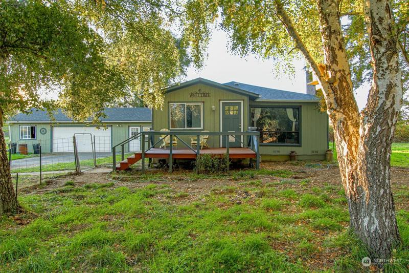 345 E SUNNY SANDS RD, Cathlamet, WA 98612 Single Family Residence For Sale  MLS# 2177238